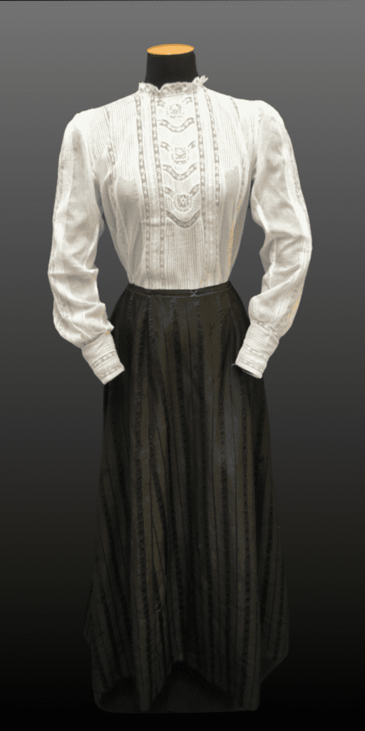 Late 1890s to early 1900s blouse